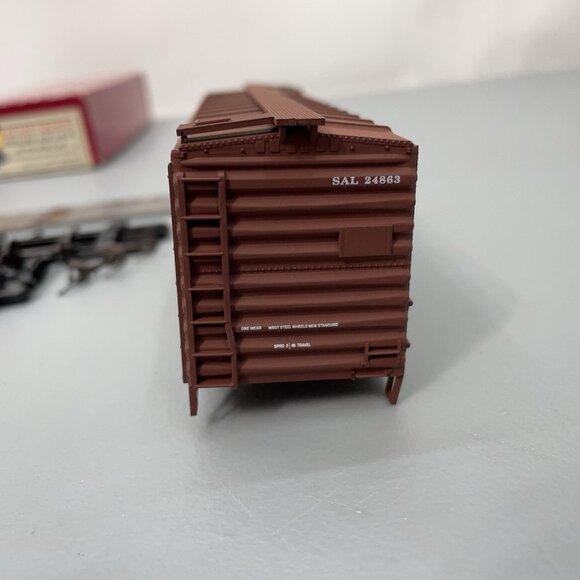 Vintage HO Branchline Seaboard SAL Silver Comet 40’ Boxcar 24863 Train Car Kit - Picture 8 of 16